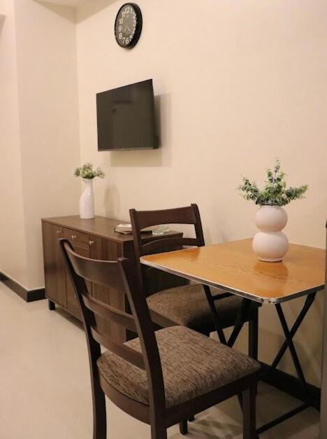 Apartment Rk Maisson Roiyale Aurora Escalades Cubao *