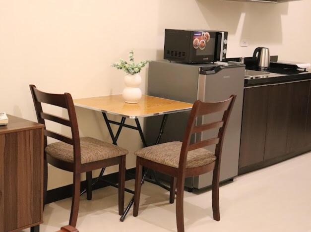 Apartment Rk Maisson Roiyale Aurora Escalades Cubao